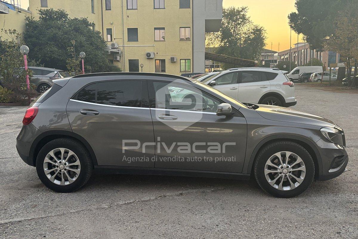 MERCEDES GLA 180 d Automatic Premium