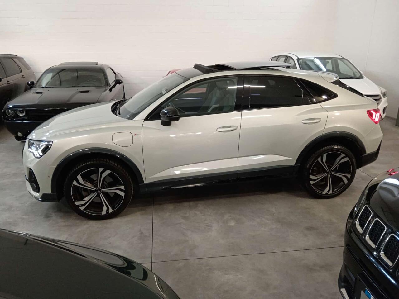 Audi Q3 45 Sportback tfsi Plug-in S line quattro 245cv FULL OPTIONAL