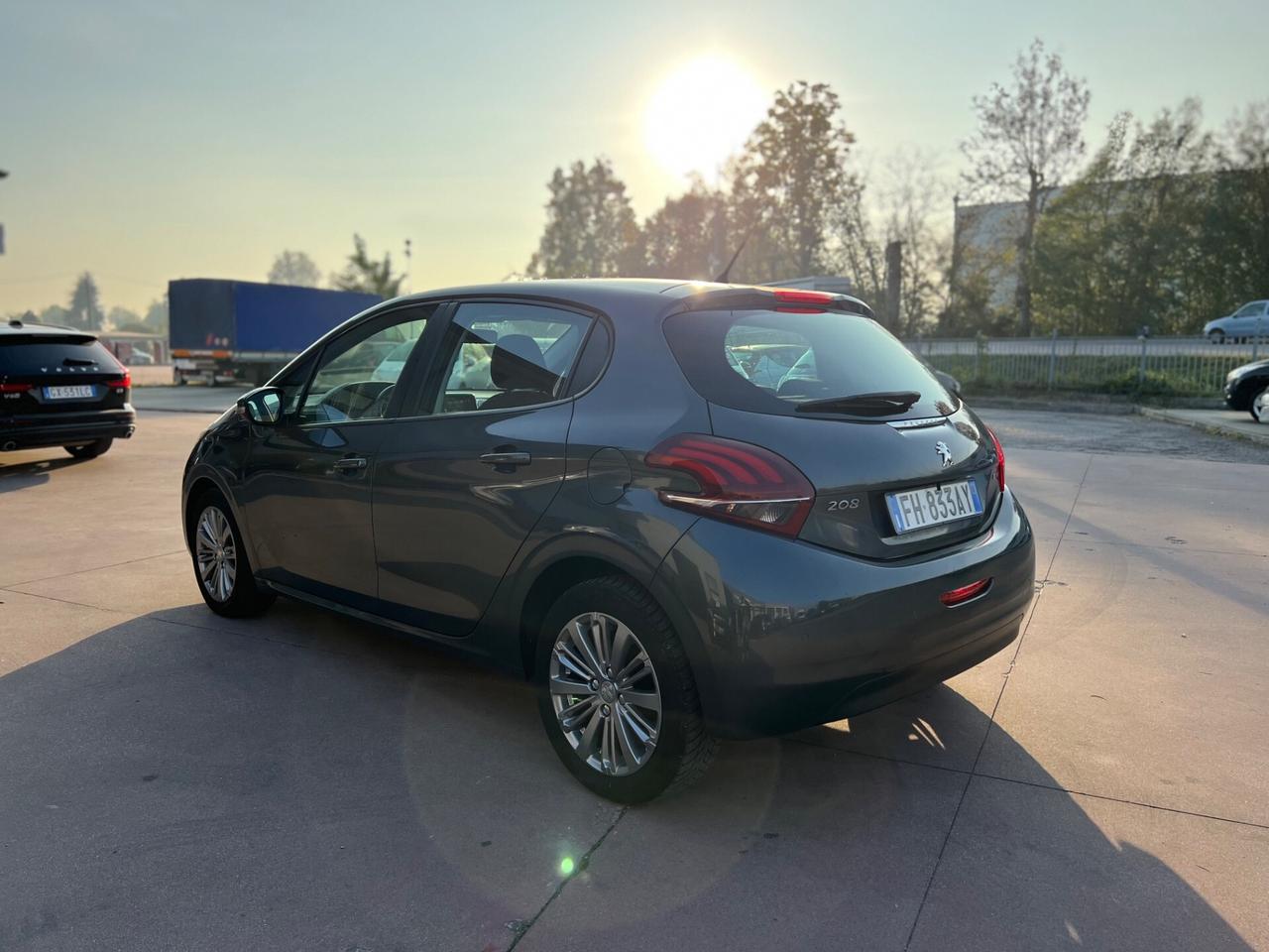 Peugeot 208 PureTech 82 5p. GPL Allure