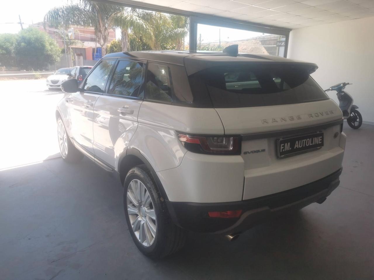 Land Rover Range Evoque 2.0 eD4 . Urban Attitude Edition 2017