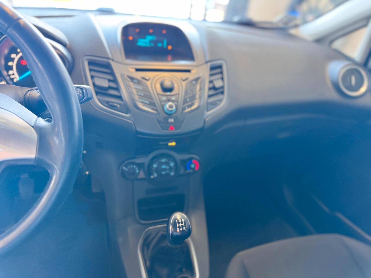 Ford Fiesta 1.5 TDCi 75CV 5 porte Titanium