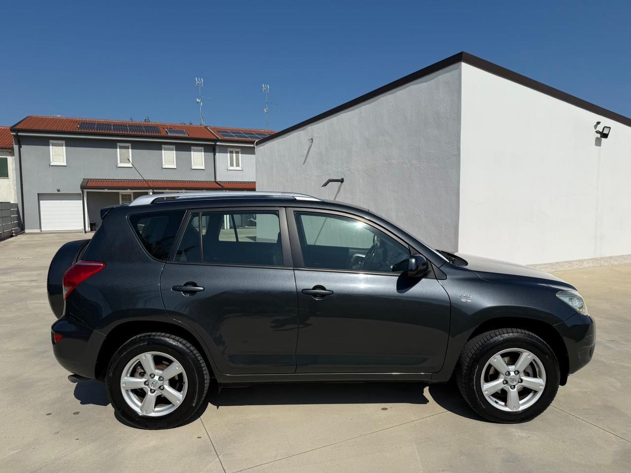 Toyota RAV 4 RAV4 2.2 D-4D 136 CV Luxury