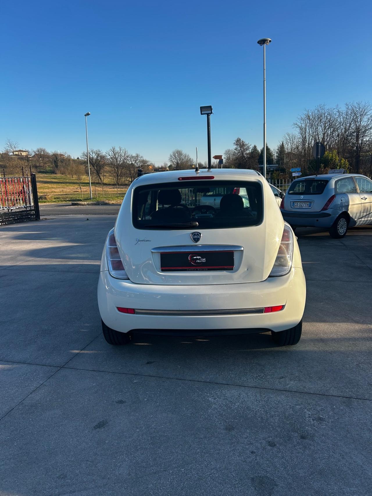 Lancia Ypsilon 1.2 69 CV Unyca