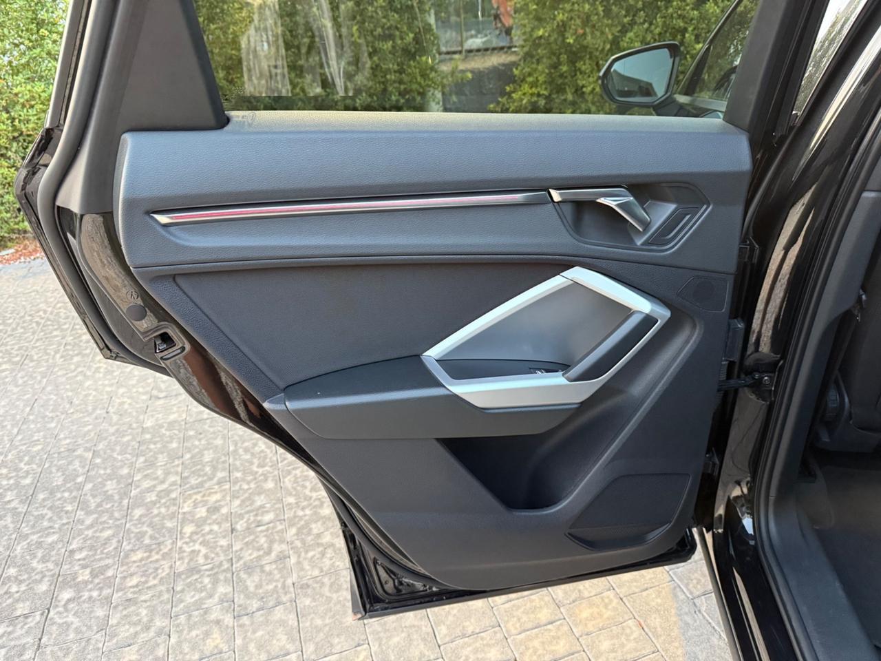 Audi Q3 35 TDI quattro S line edition TETTO