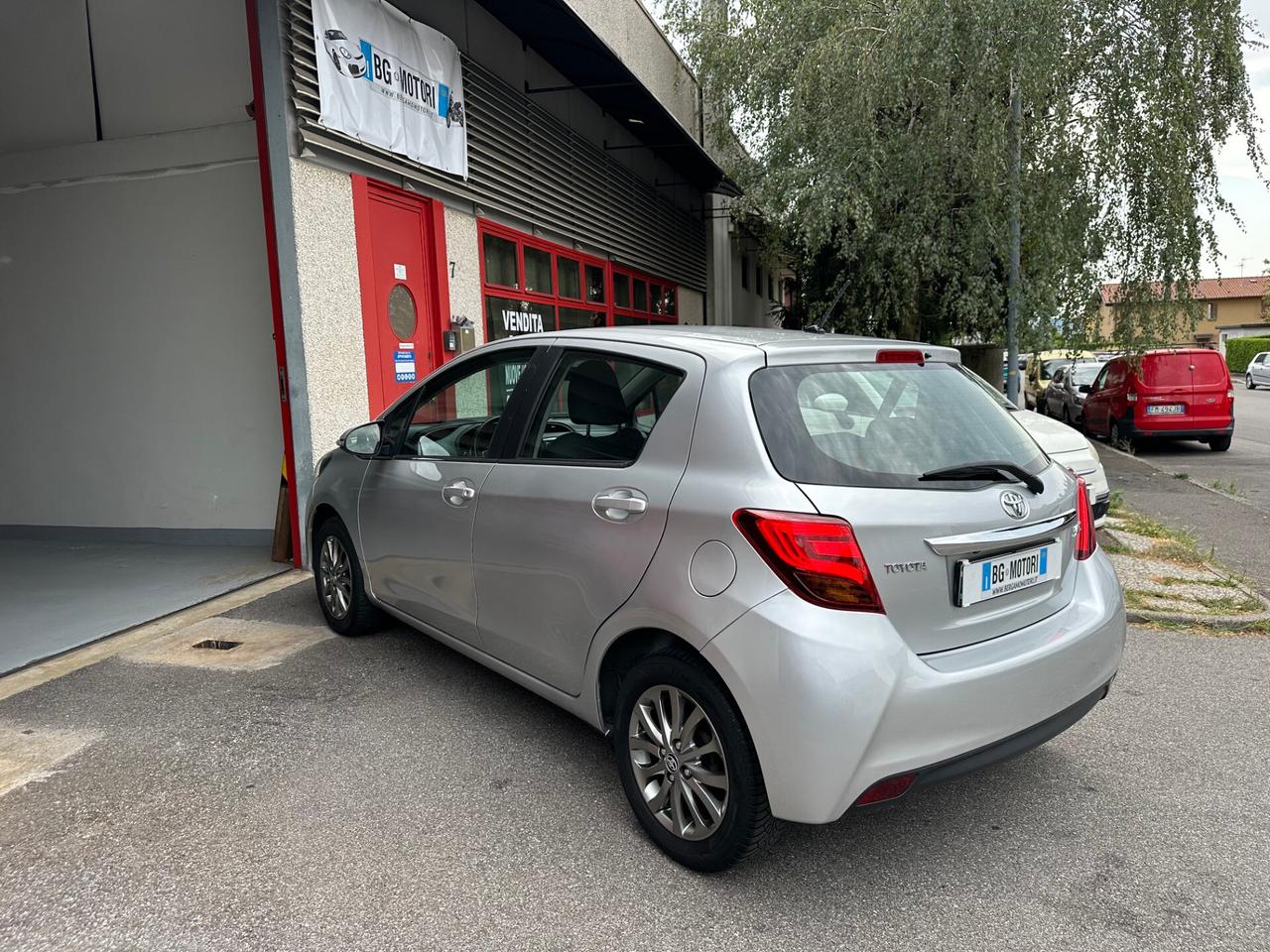 Toyota Yaris 5p 1.3 Lounge E6 OK NEOPATENTATO