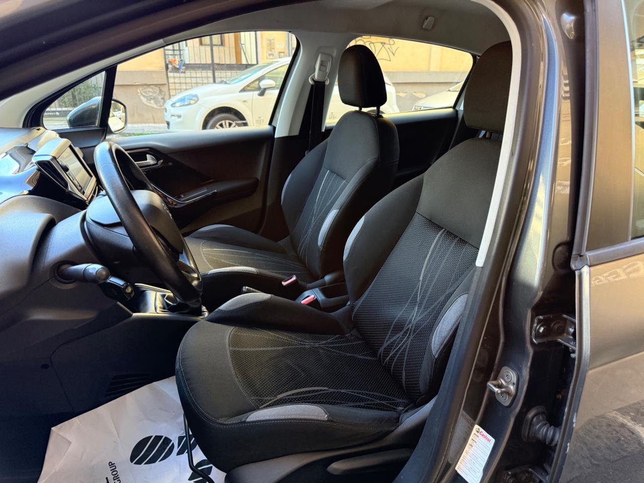 Peugeot 208 1.4 HDi 68 CV 5 porte Business