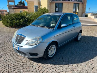 Lancia Ypsilon 1.3 MJT 75 CV Oro Targa DR379HT