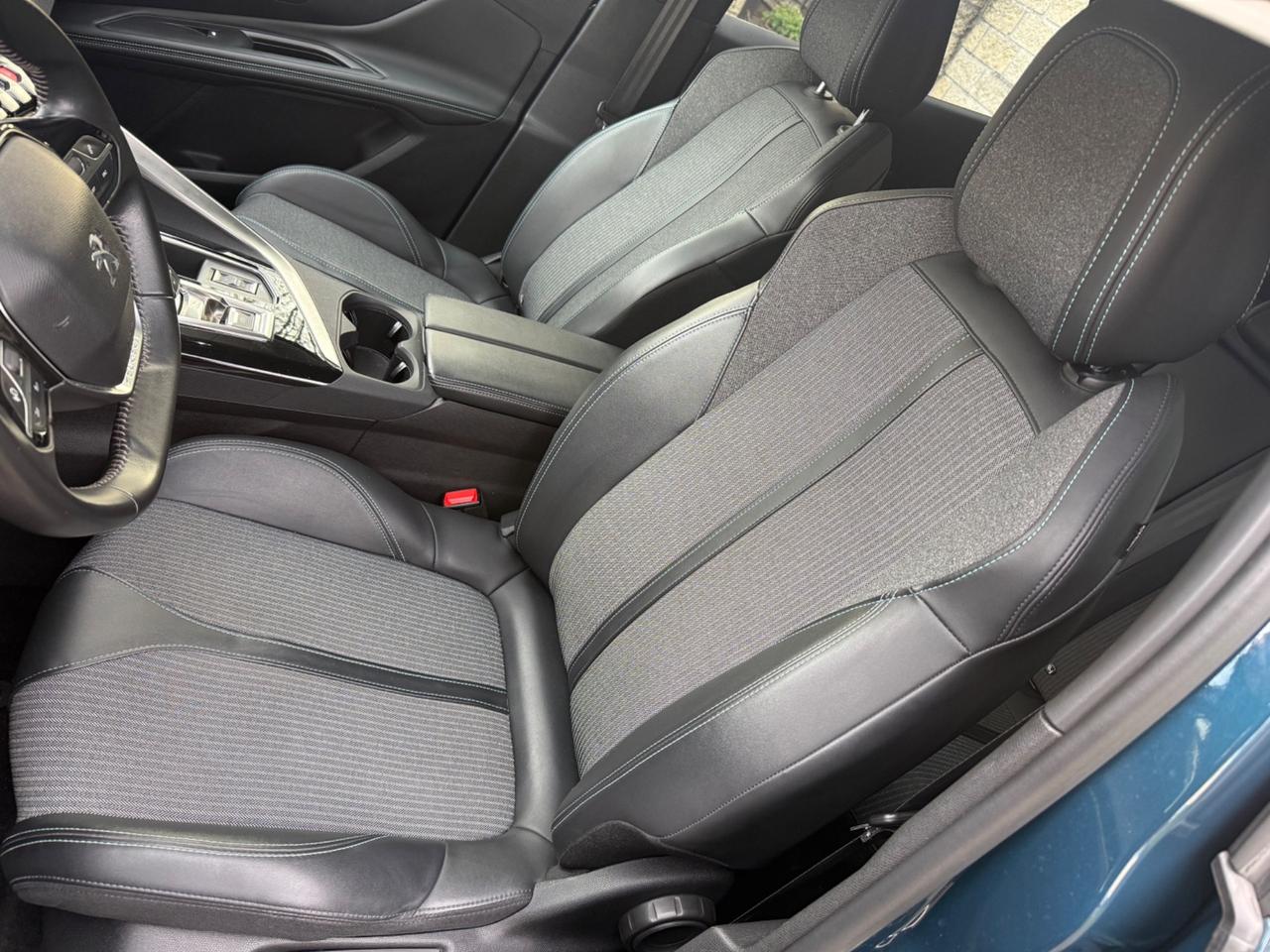 Peugeot 3008 BlueHDi 130 S&S EAT8 Active Pack