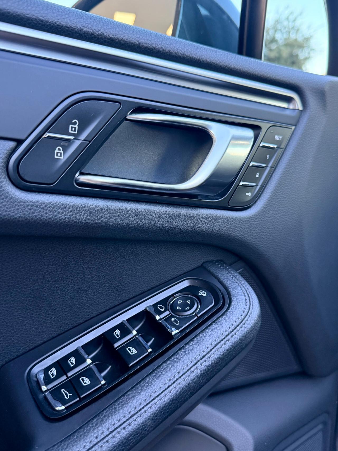 Porsche Macan 2.0 245cv pdk NAVI,TELECAMERA,VIRTUAL COCKPIT,APPLE CARPLAY,FULL LED,PELLEANDROID AUTO,ANTIFURTO