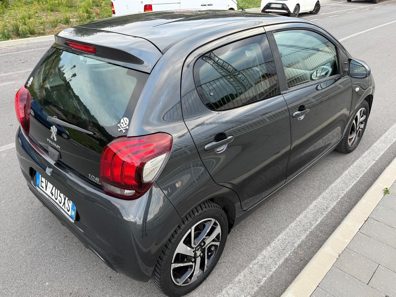 Peugeot 108 VTi 68 5 porte Allure TOP!