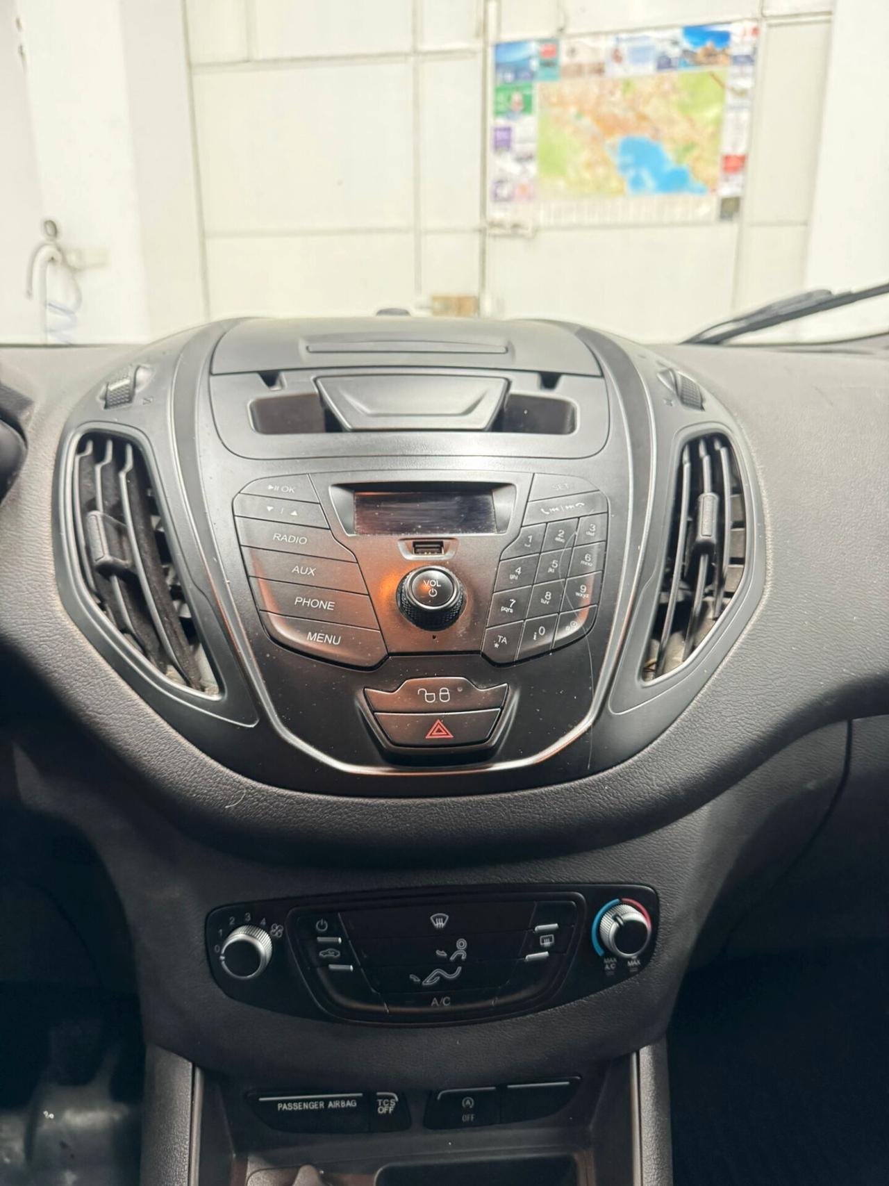 Ford transit courier 1,5 tdci 75 CV