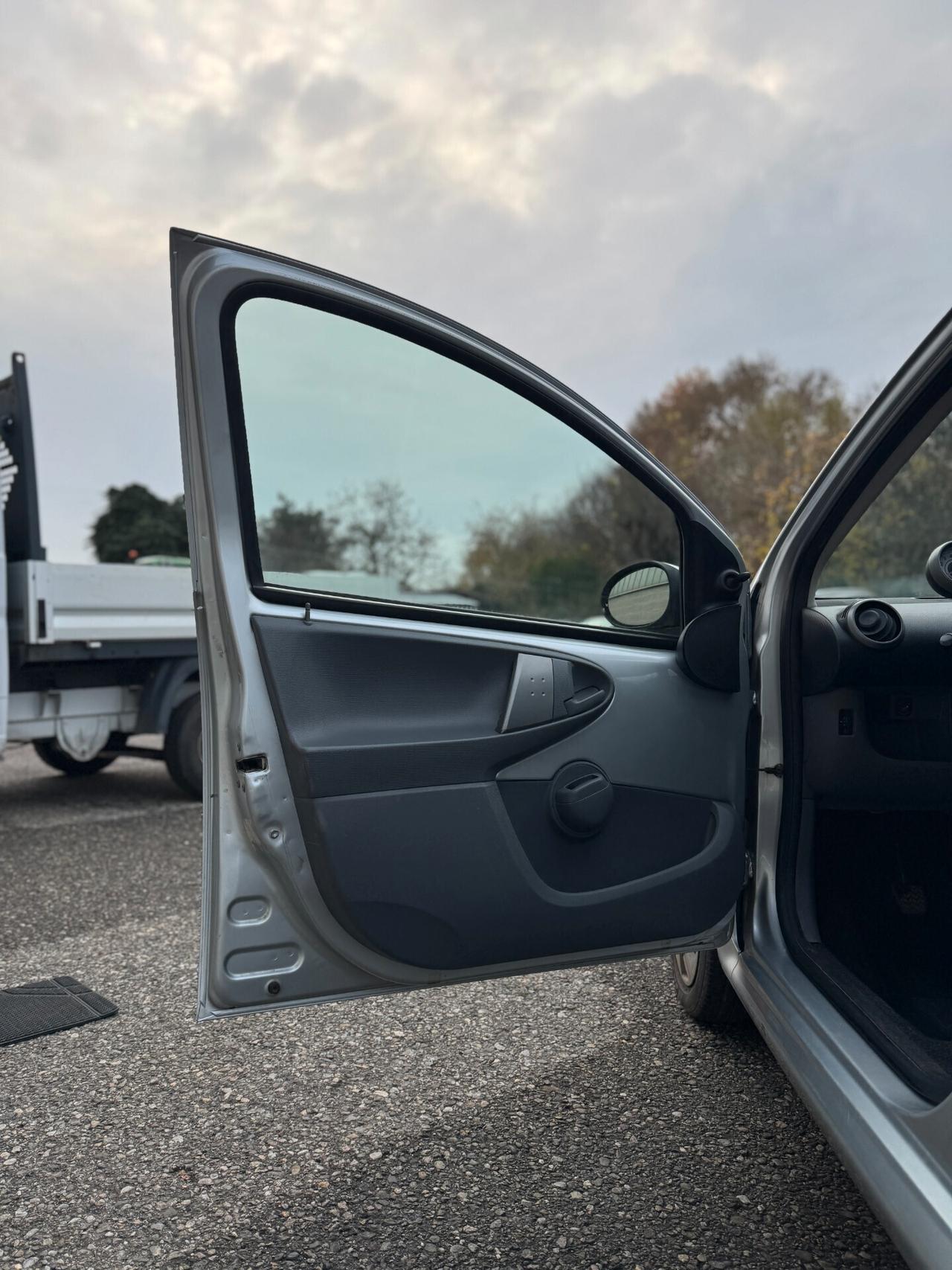 Peugeot 107 1.0 50kW 5P Benz E5 Allure