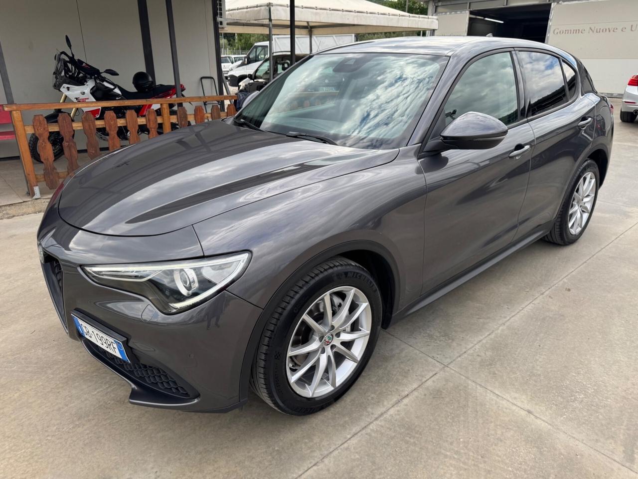 Alfa Romeo Stelvio 2.2 Turbodiesel 160 CV AT8 RWD