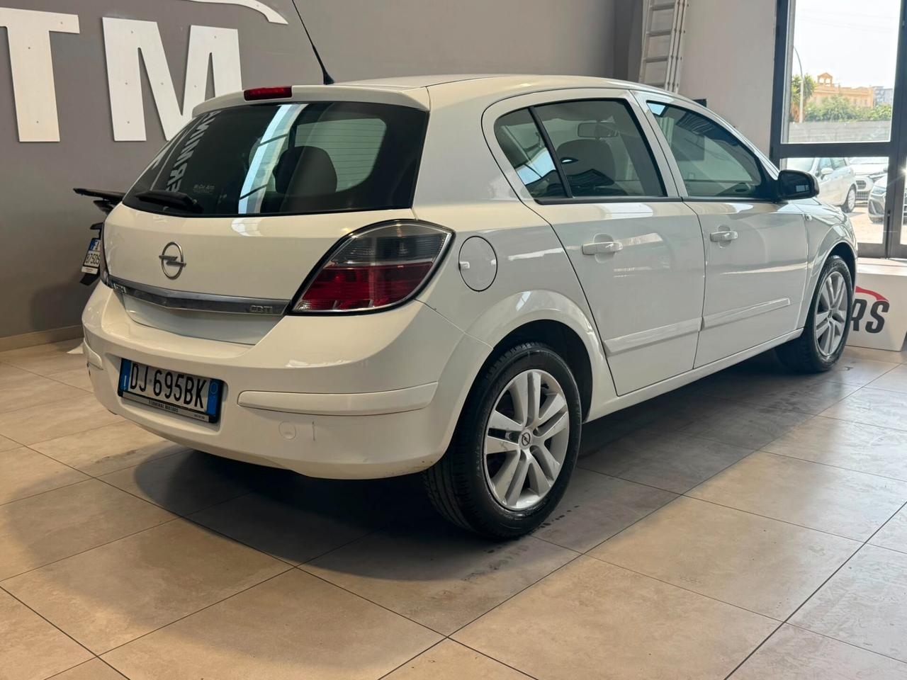 Opel Astra 1.3 CDTI 5 porte Enjoy