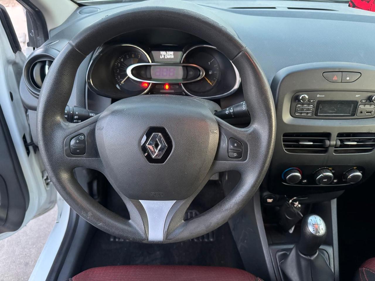 Renault Clio 1.2 75CV 5 p INTENS NEOPATEN GARANZIA 12 MESI