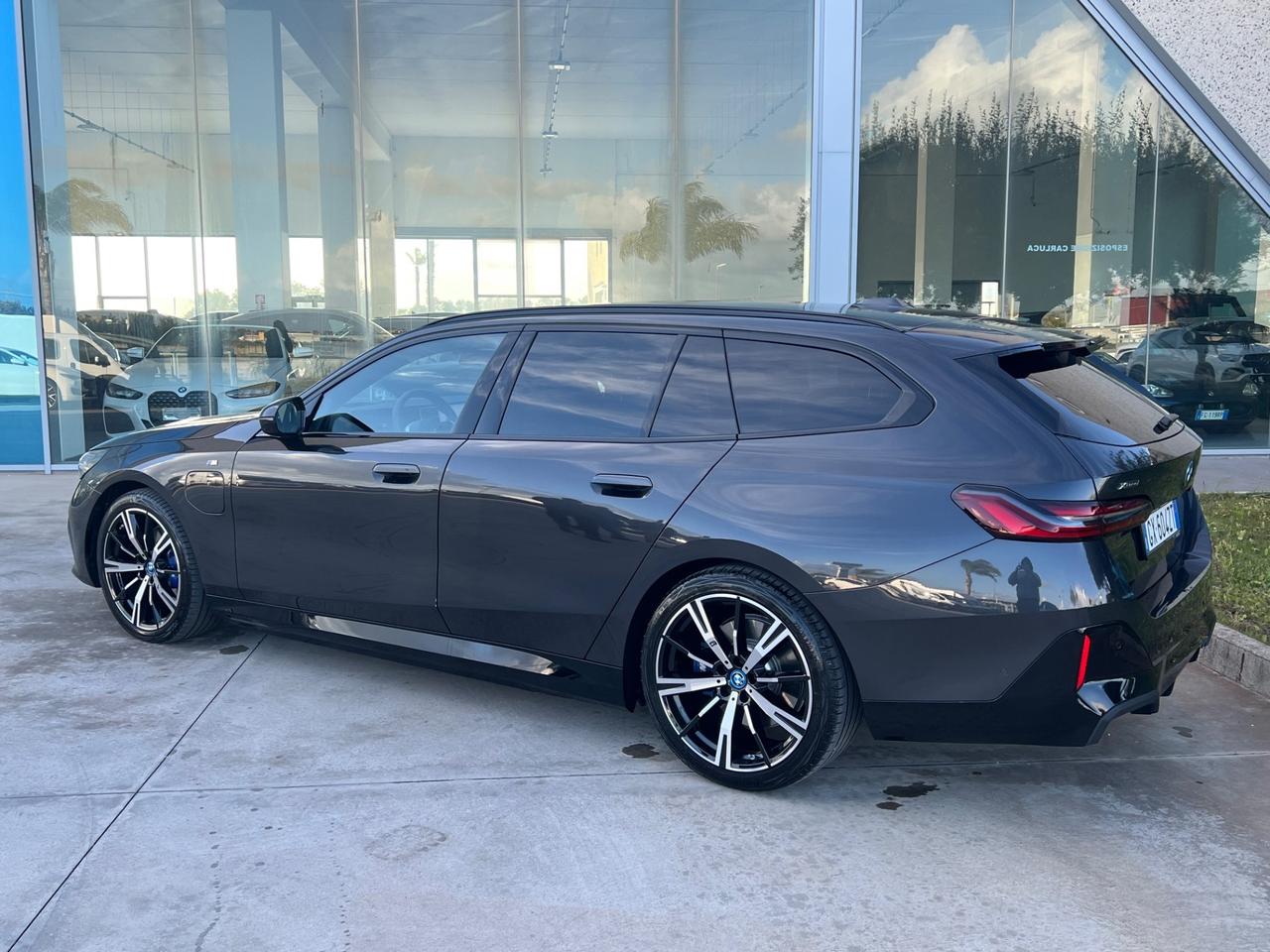 Bmw 530e xDrive Touring Msport possibilità noleggio no scoring