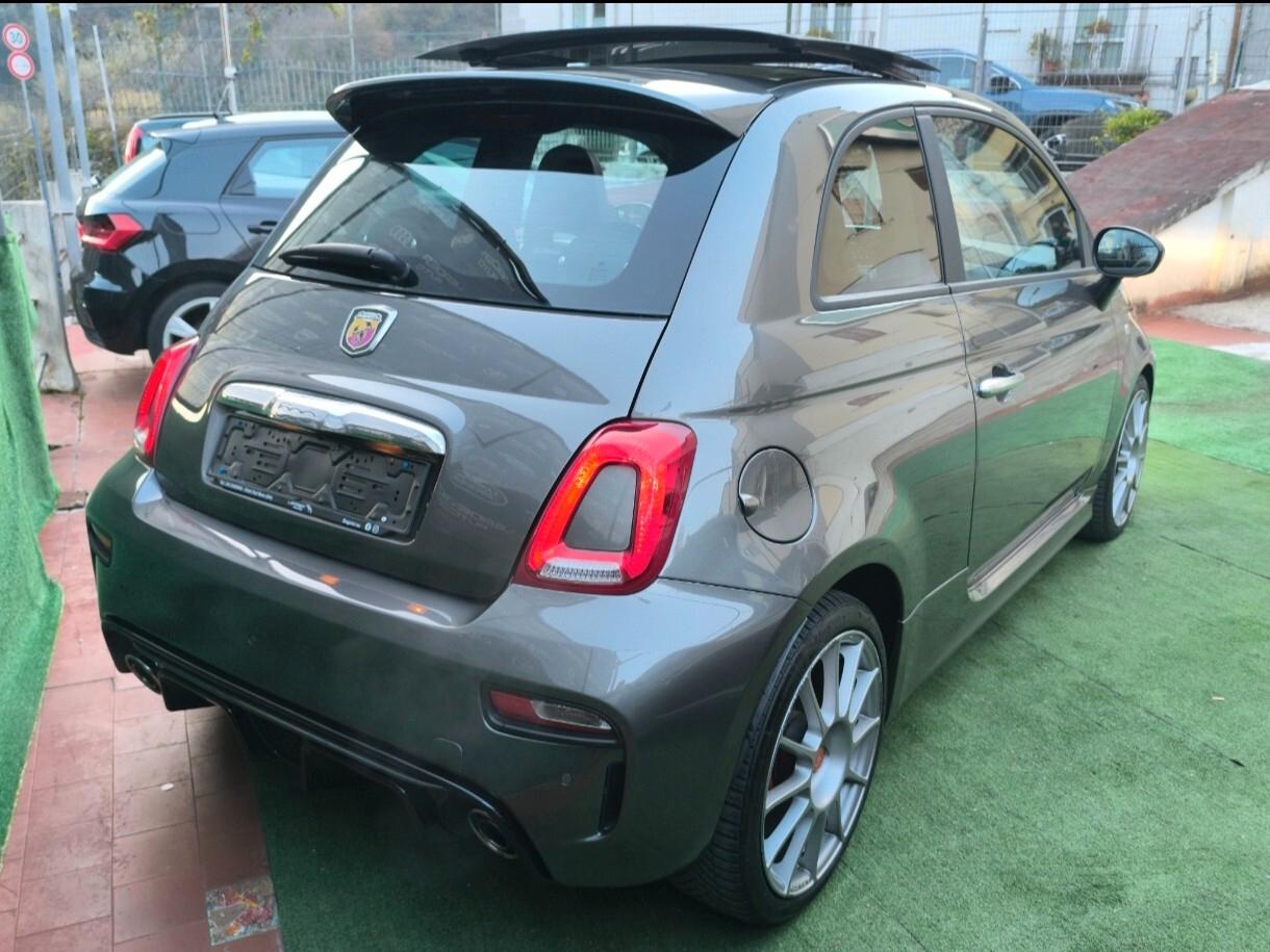 Abarth 595 1.4 T-Jet 165 CV Turismo con Kit EsseEsse