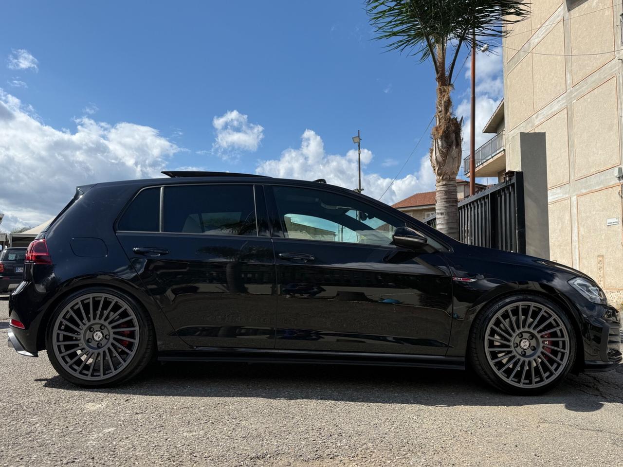 Volkswagen Golf GTI 2.0 TSI BlackStyle