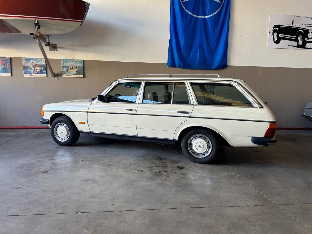 Mercedes-benz 300 W123 turbodiesel