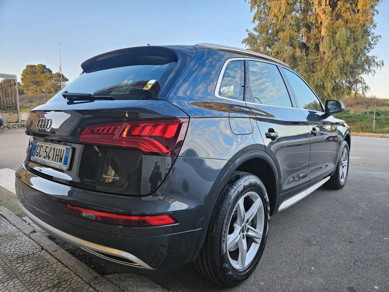 Audi Q5 2.0TDI Quattro 204CV 4x4 IVA ESPOSTA