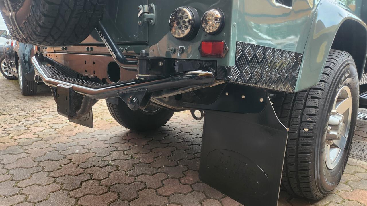 Land Rover Defender 110 2.2 TD4 Station Wagon N1