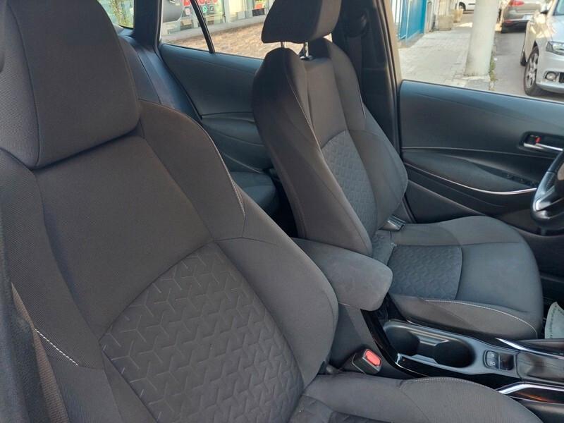 Toyota Corolla Touring Sports 1.8 Hybrid Business Tech