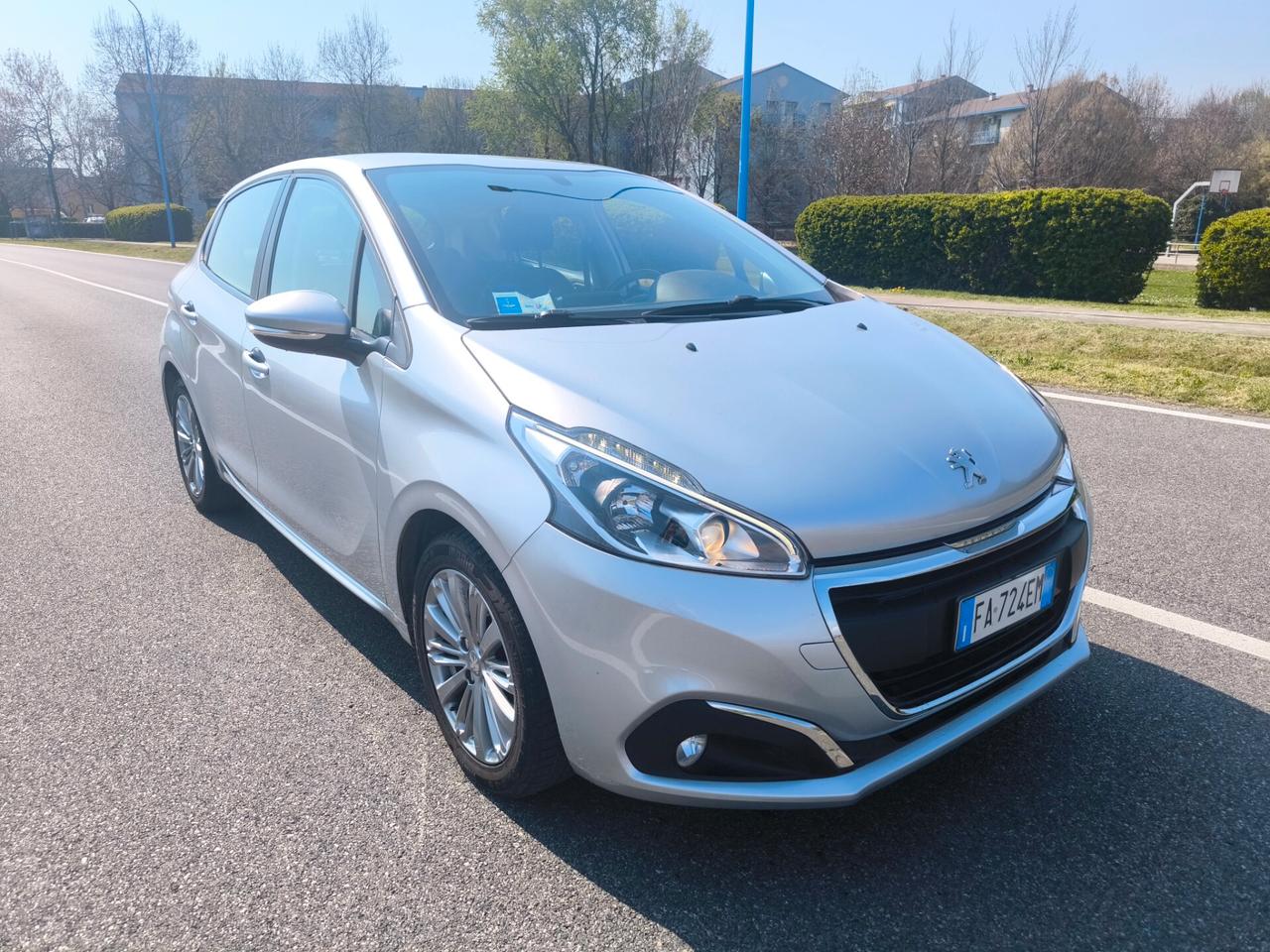 PEUGEOT 208 1,2 BENZ- KM 70000-UNIPROPRIETARIO-EURO 6