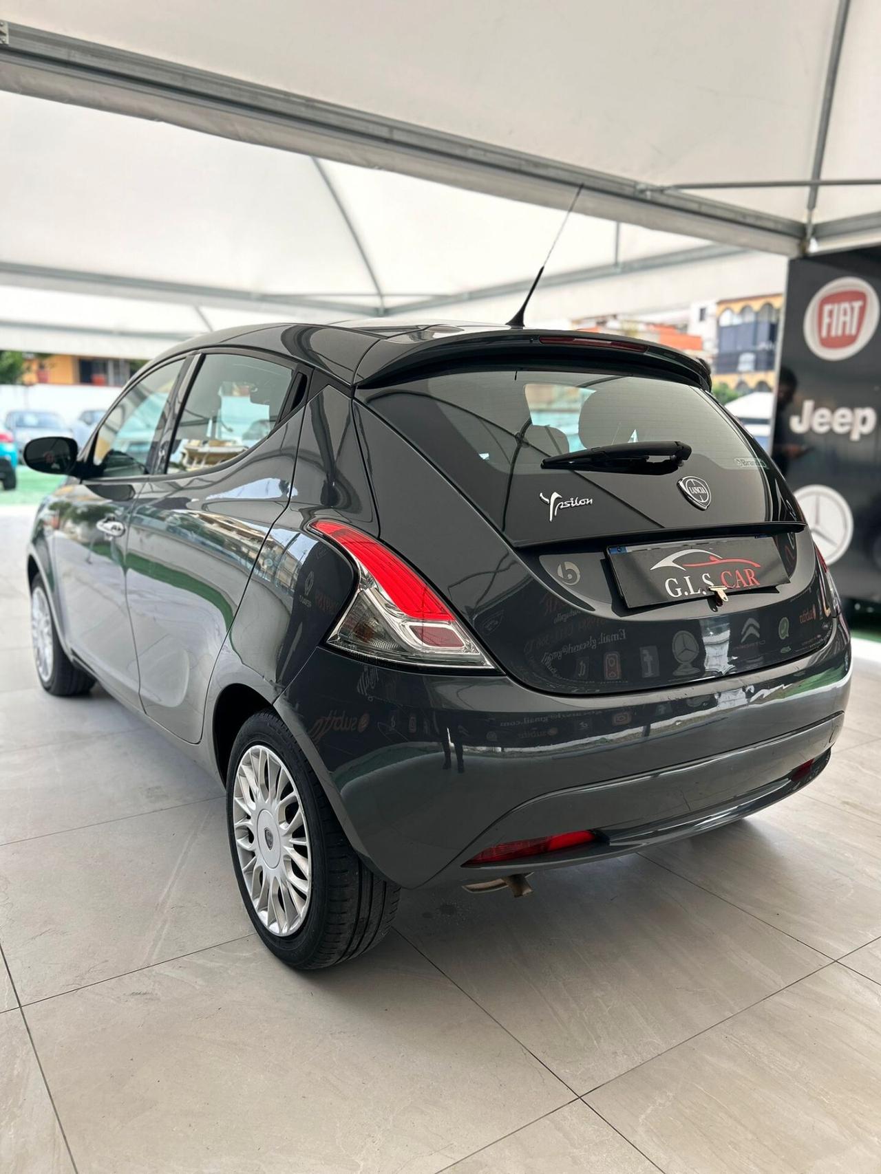 Lancia Ypsilon 1.2 69 CV 5 porte Platinum