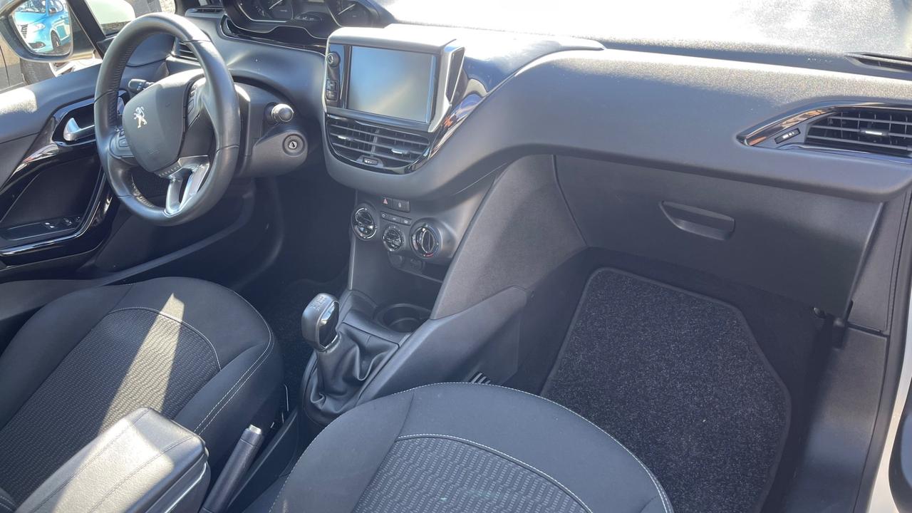 Peugeot 208 PureTech 82 5 porte Allure