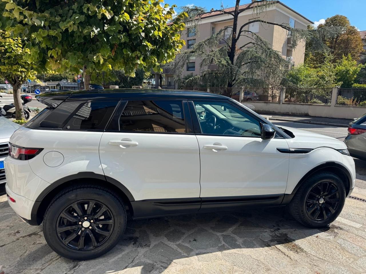 RANGE ROVER EVOQUE 2.0 eD4 5p. SE DYNAMIC