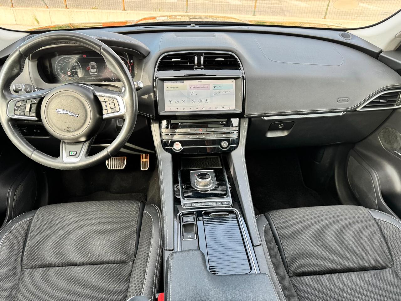 Jaguar F-Pace 2.0 D 180 CV AWD aut. R-Sport