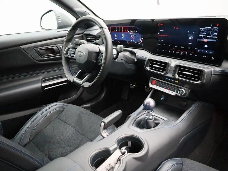 Ford Mustang 5.0 V8 453CV Dark Horse