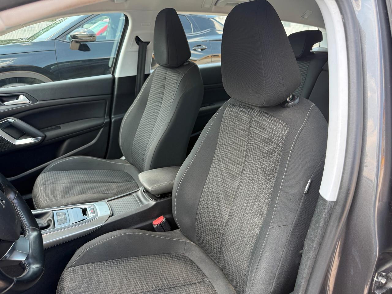 Peugeot 308 BlueHDi 130 S&S EAT6 SW Allure