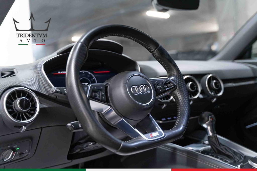 Audi TT Coupe 2.0 tfsi S line quattro s-tronic