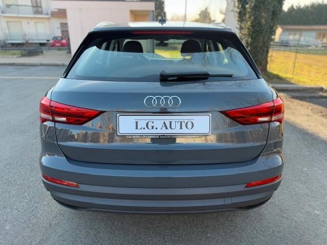 Audi Q3 35 TDI S tronic Business