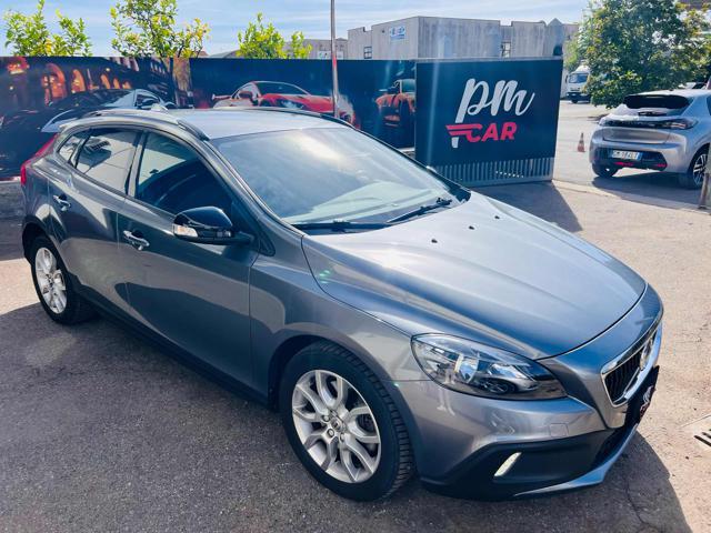 VOLVO V40 Cross Country D2 Business