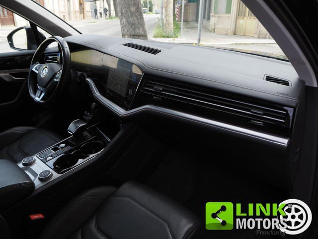 VOLKSWAGEN Touareg 3.0 V6 TDI 286 CV R-LINE