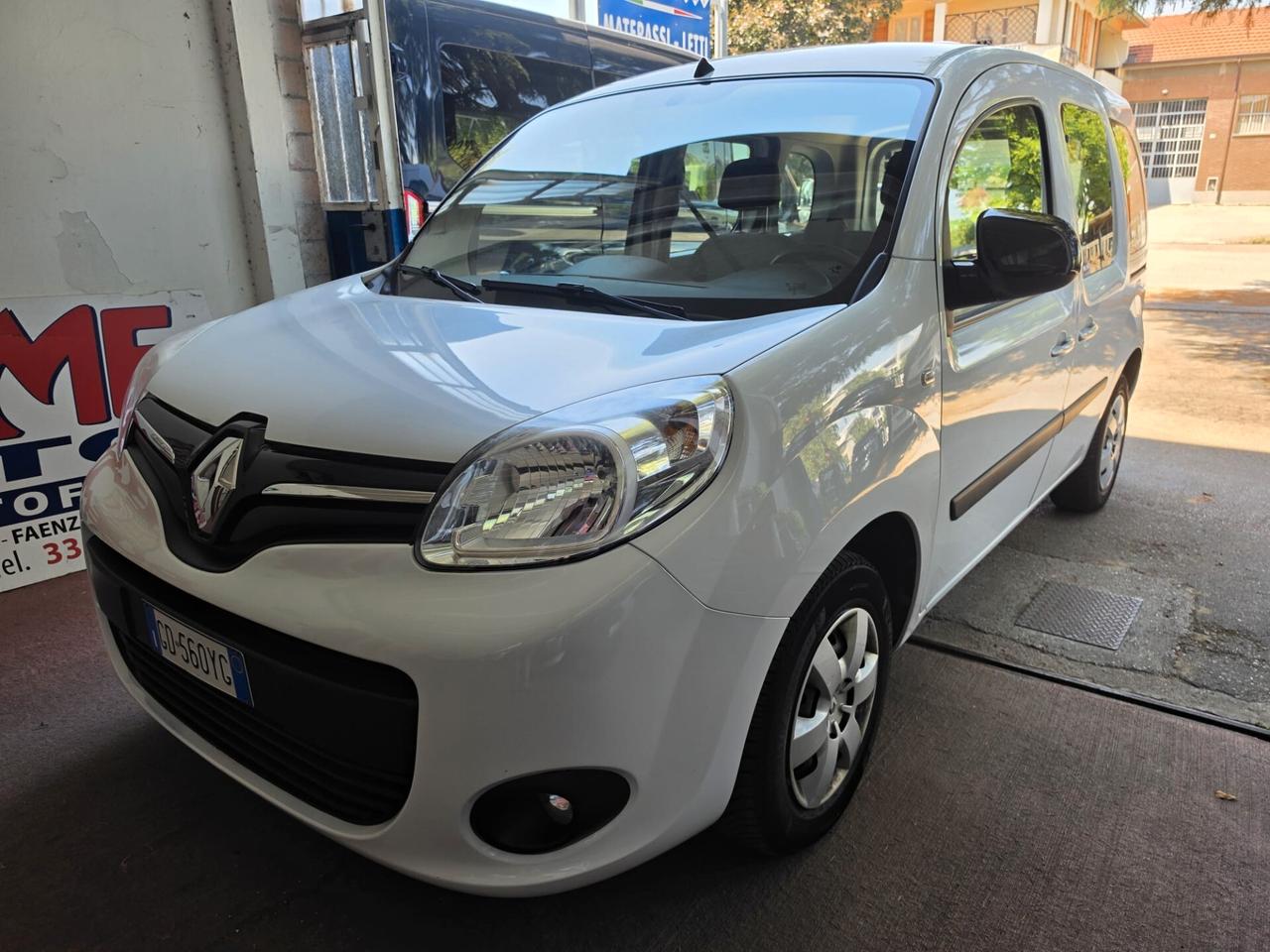 Renault Kangoo Blue dCi 8V 95 CV 5 porte Limited2 rater da 99,00