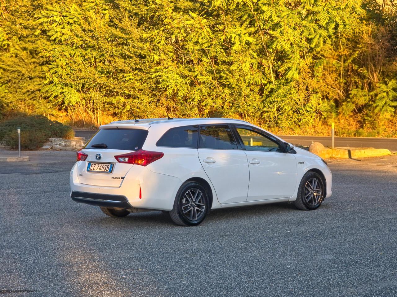 Toyota Auris Touring Sports 1.8 Hybrid Lounge E5B Automatico NEO 2015