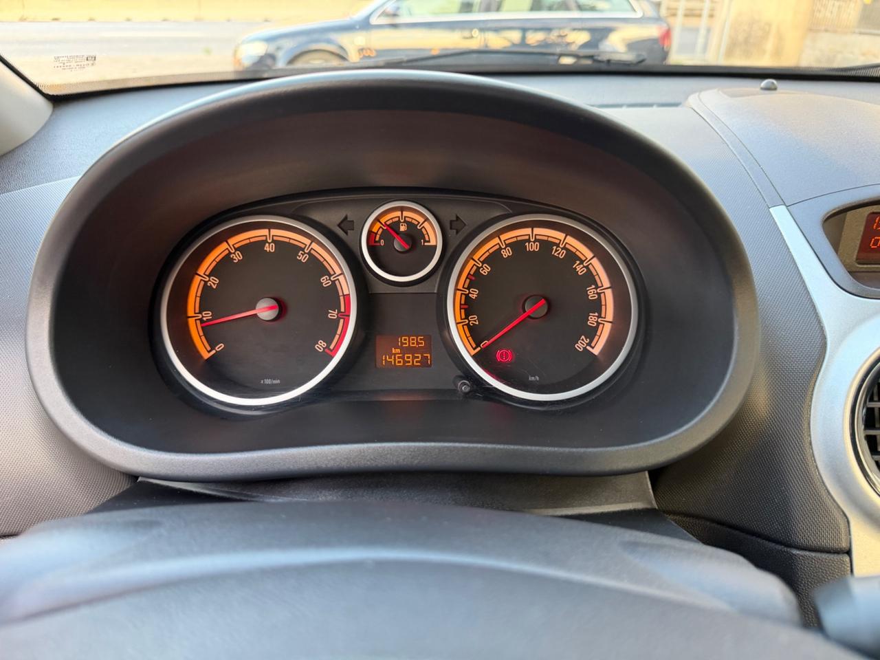 Opel Corsa 1.2 benzina 85 cv 2012