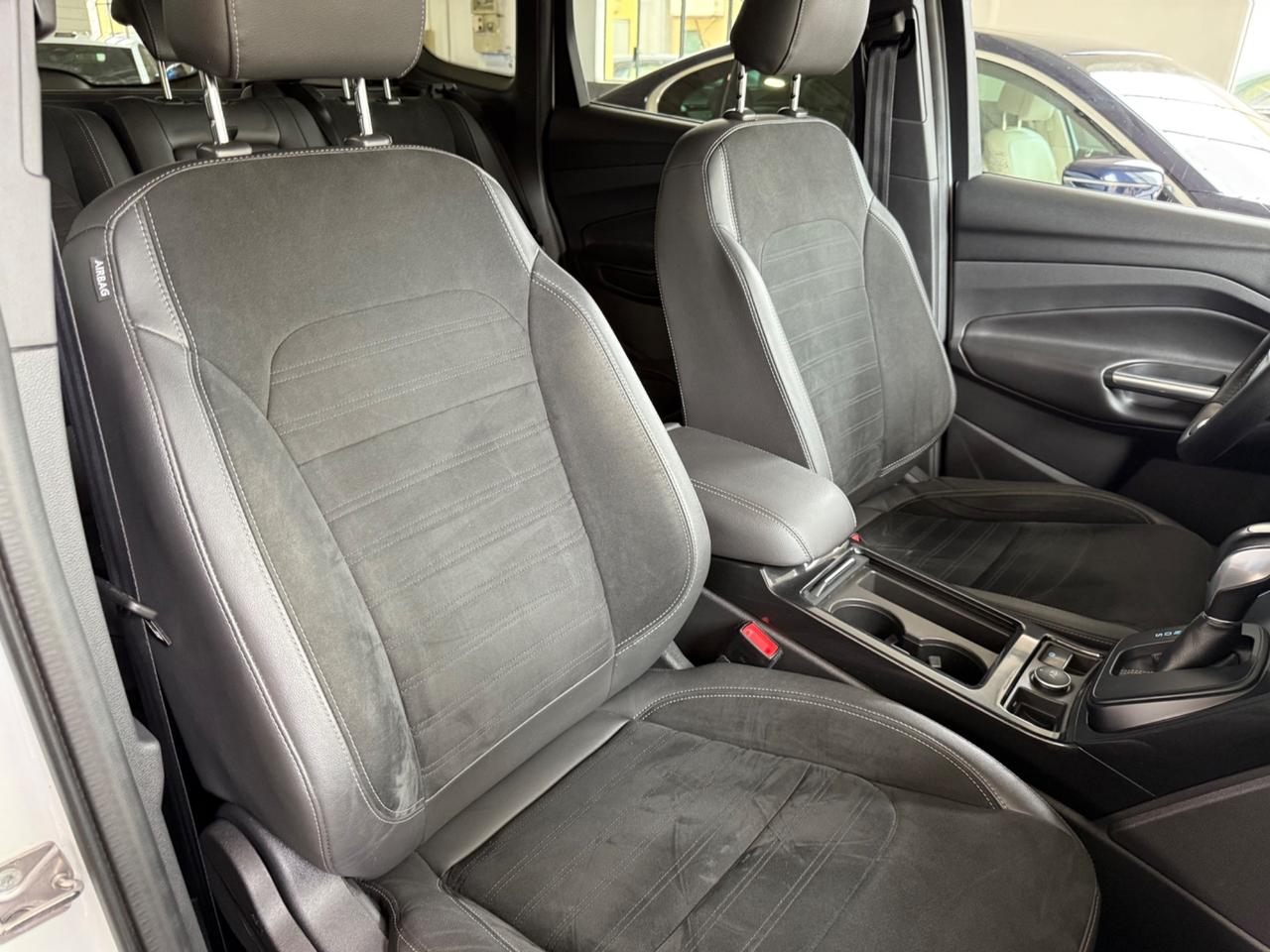 Ford Kuga 1.5 TDCI 120 CV S&S 2WD Powershift ST-Line
