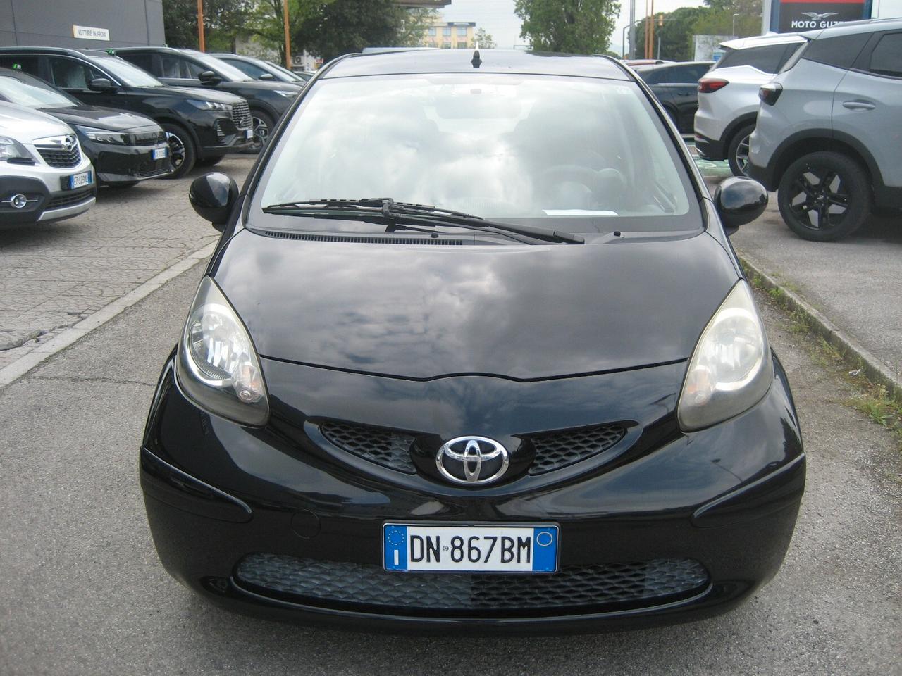 Toyota Aygo 1.0 12V VVT-i 5 porte Sol