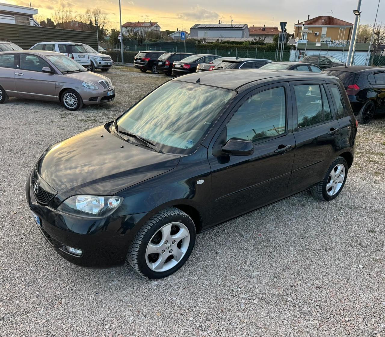 Mazda 2 1.2 16V 5p. Sony Ericsson Neopatentati