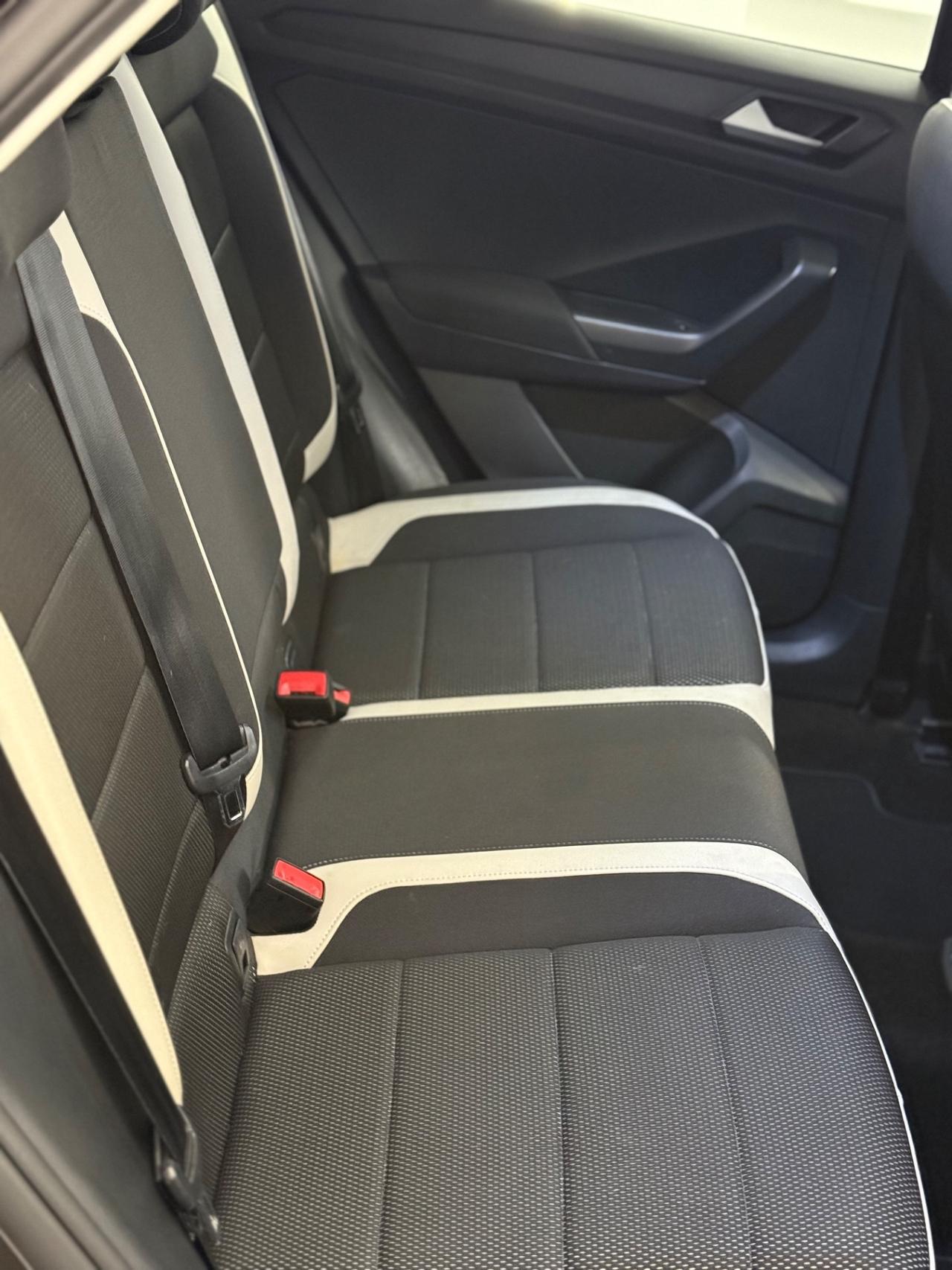 Volkswagen T-Roc 1.6 TDI SCR Advanced BlueMotion Technology