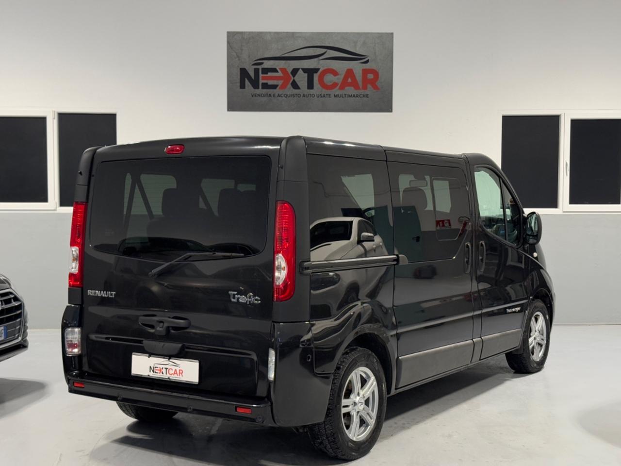 Renault Trafic 2.0 Passenger 7 POST! 115CV