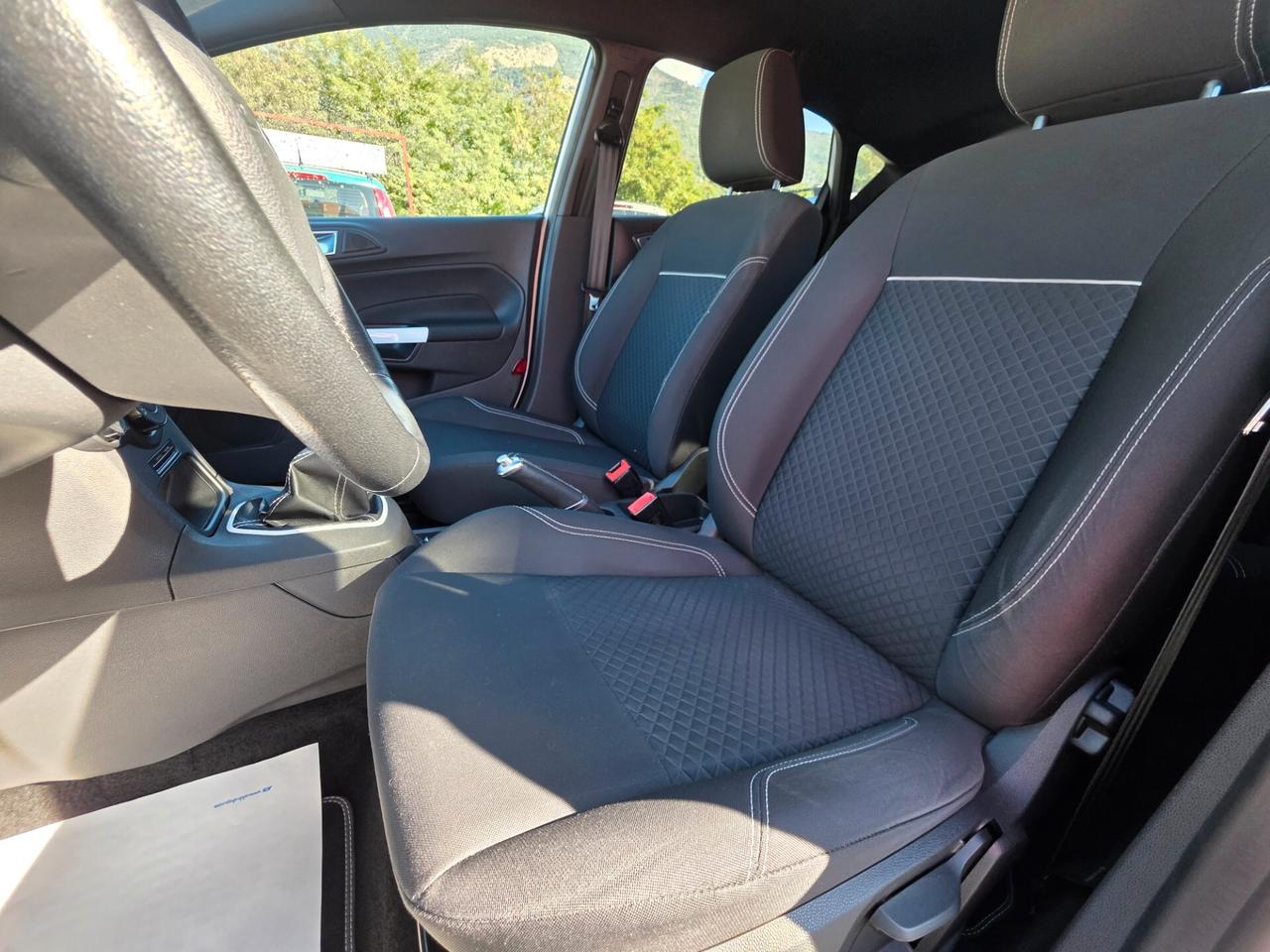 Ford Fiesta 1.5 TDCi Black & White Edition
