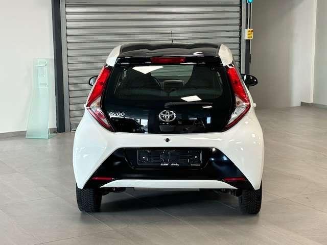 Toyota Aygo Connect 1.0 VVT-i 72 CV 5p X-Play