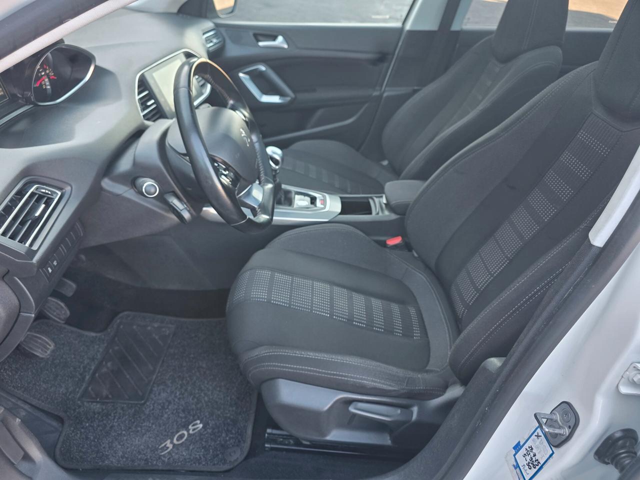 Peugeot 308 BlueHDi 120 S&S EAT6 SW Allure
