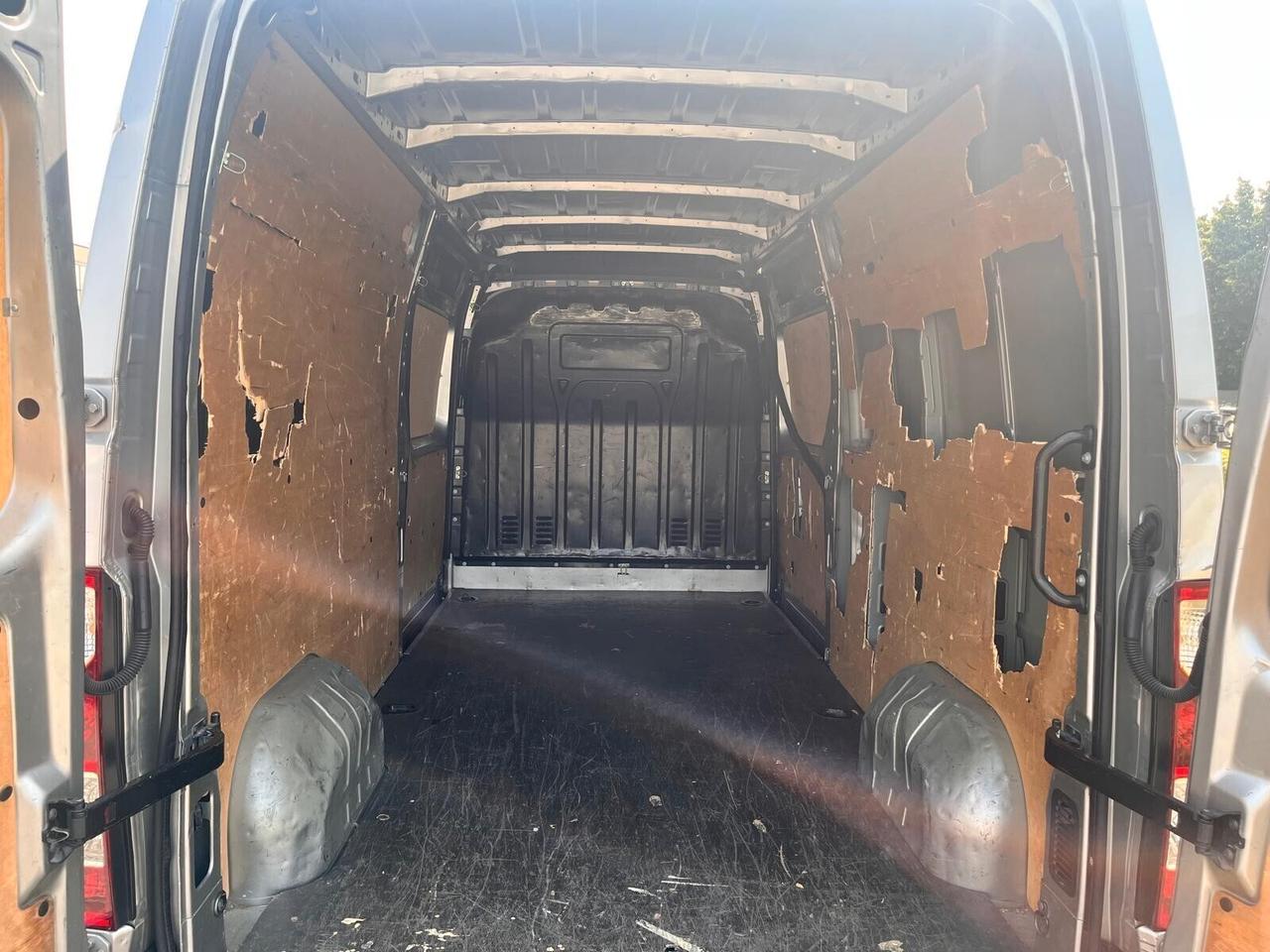 Renault Master T35 2.3 dCi/145 **+IVA**