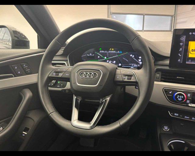 AUDI A4 Avant 40 TDI quattro S tronic Business Advanced